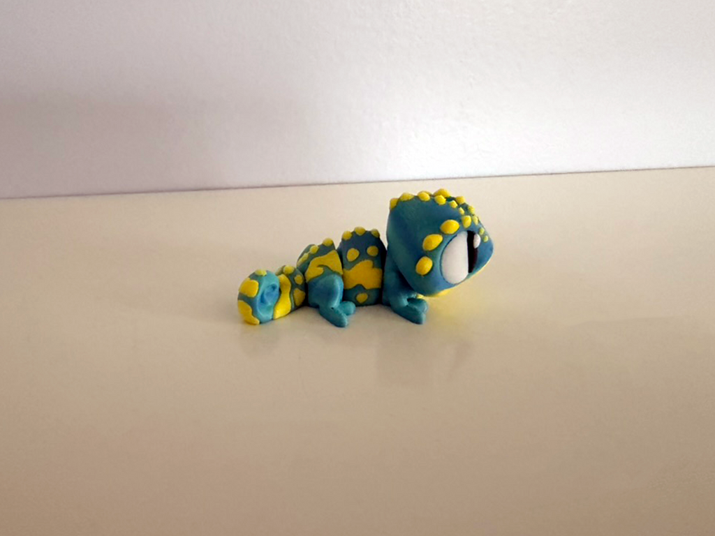 Flexi Chameleon and Vivarium Playset