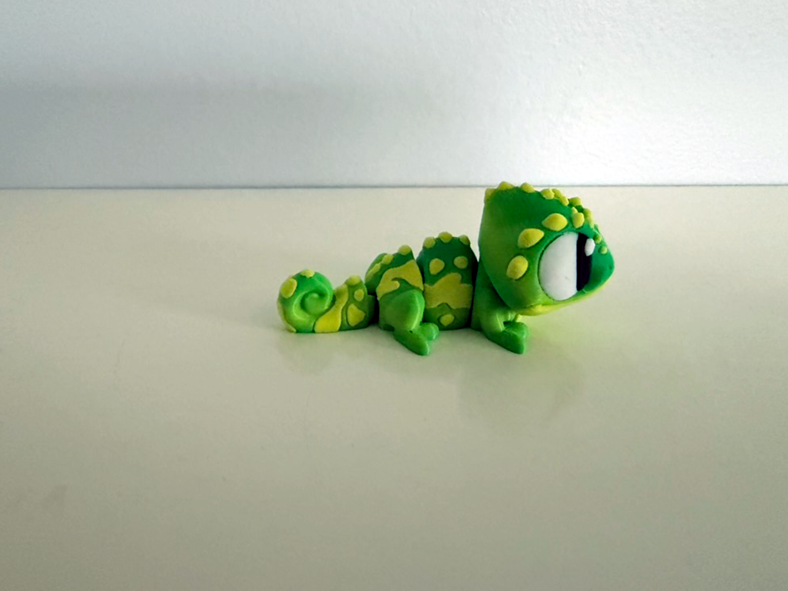 Flexi Chameleon and Vivarium Playset