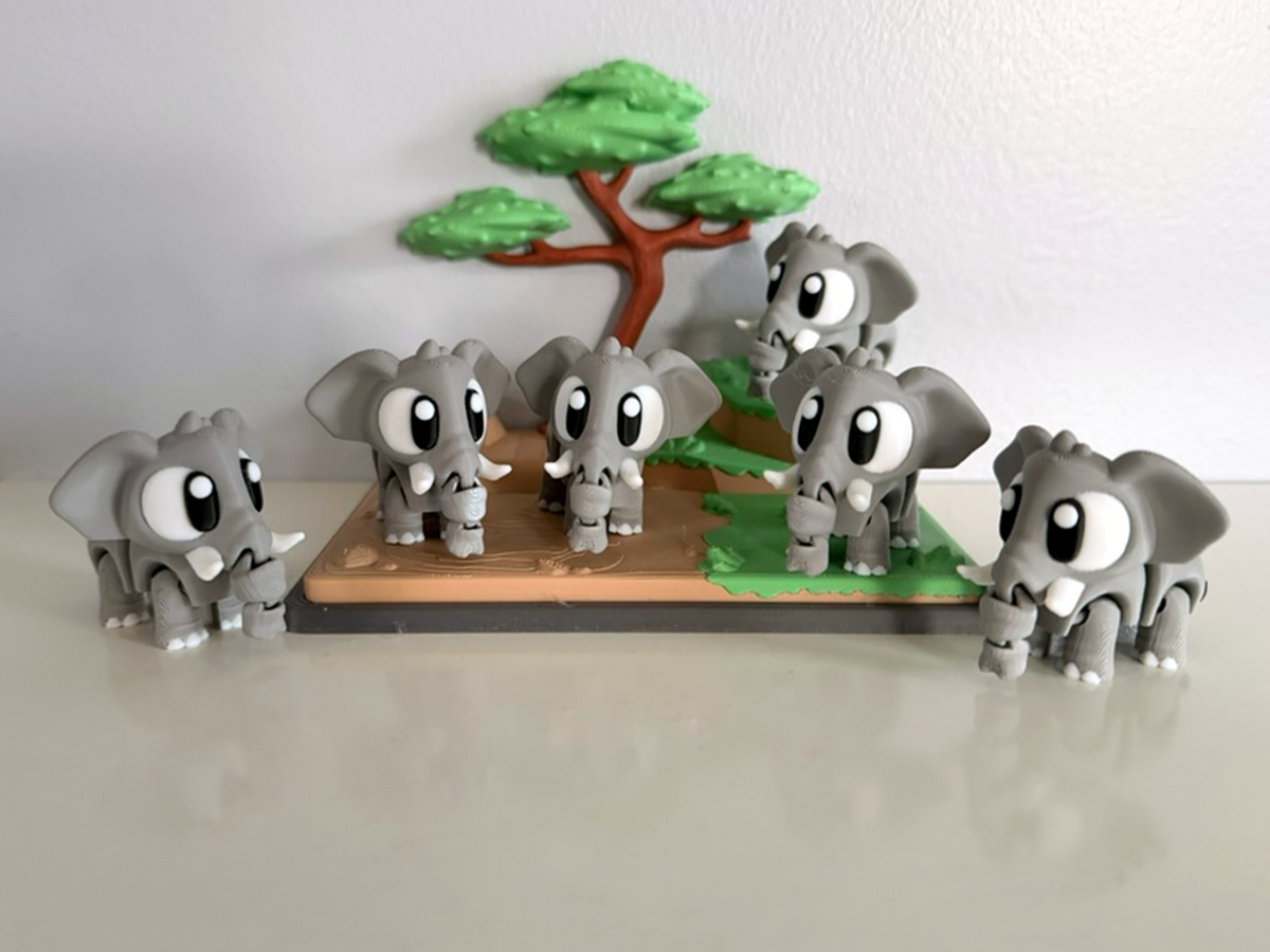 Flexi Elephant and Savannah Playset