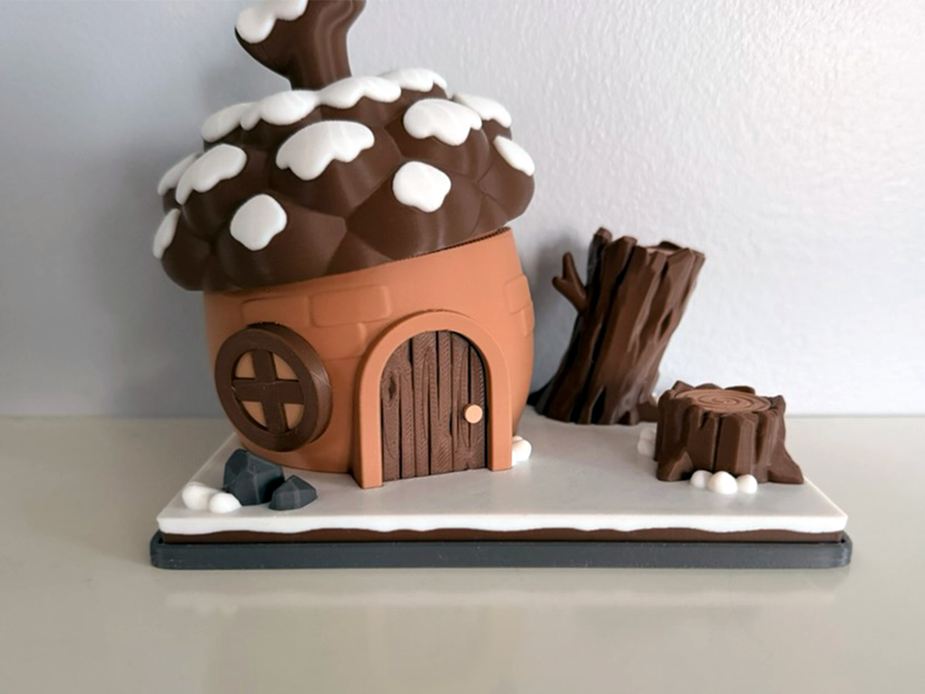 Flexi Squirrel and Acorn House Playset
