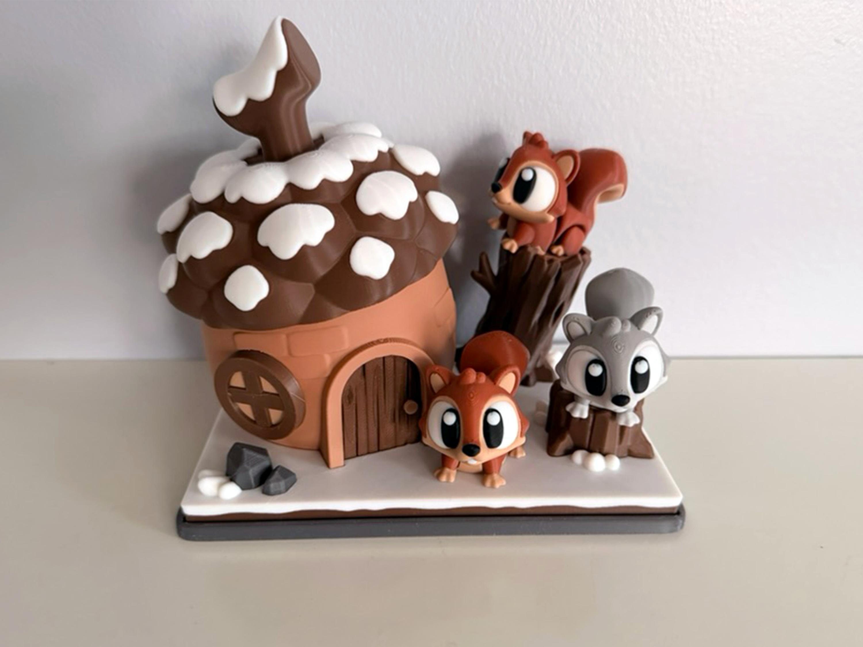 Flexi Squirrel and Acorn House Playset