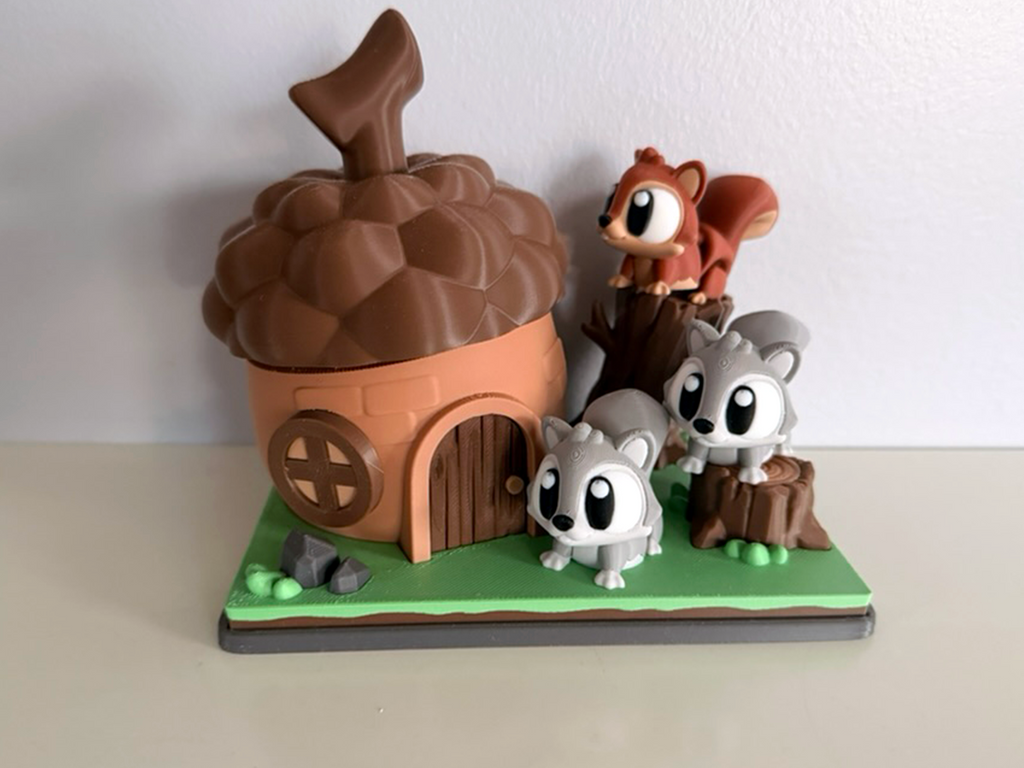 Flexi Squirrel and Acorn House Playset