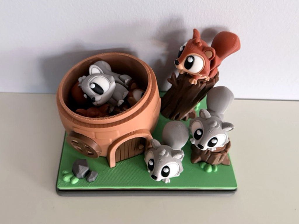 Flexi Squirrel and Acorn House Playset